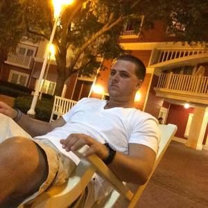 Meet your Posher, Max